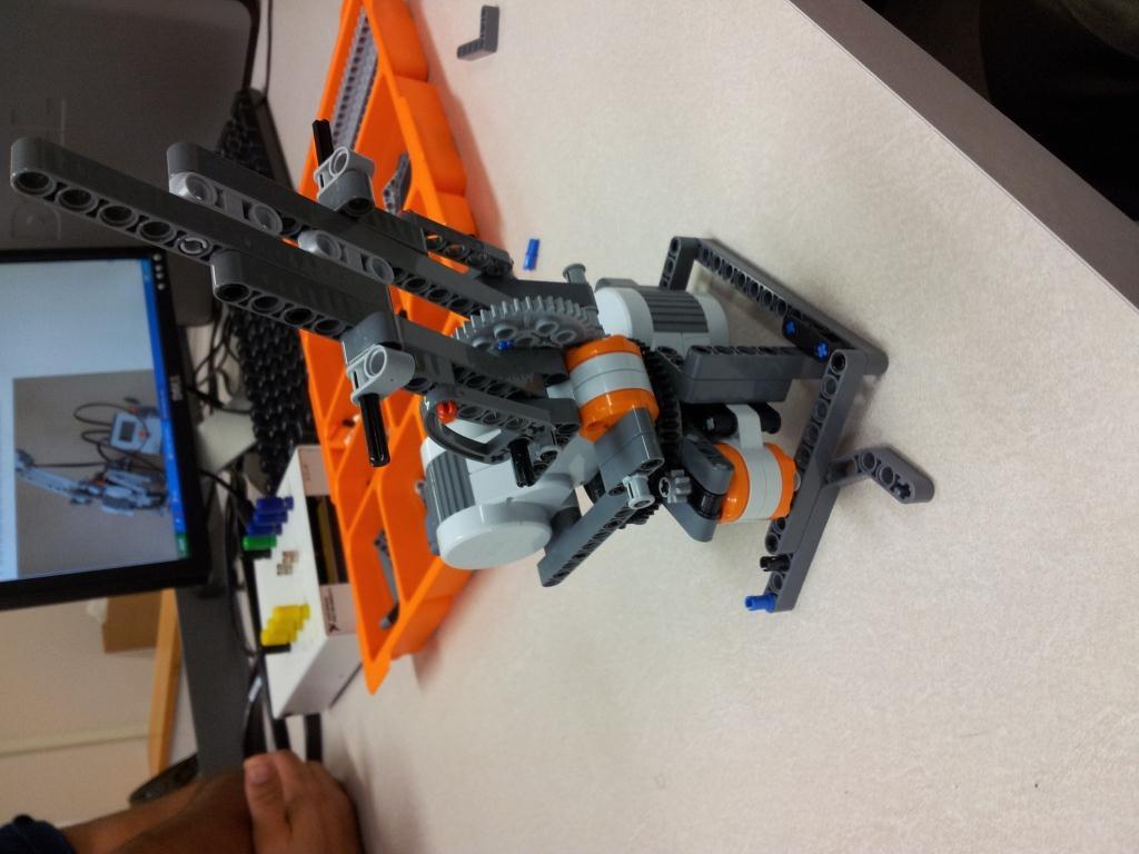 Consdered middle link but was redesigned for the final. Consdered middle link but was redesigned for the final.