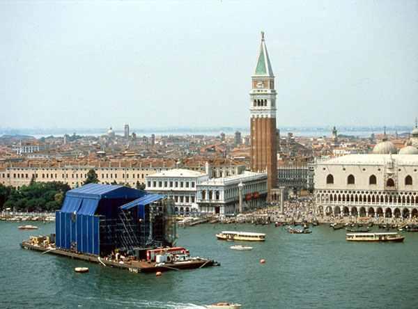 A Flooting Stage (Barge)