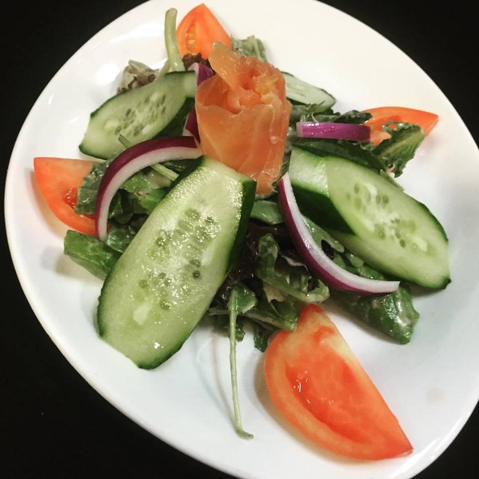 Smoked salmon salad