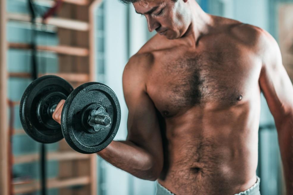 Testosteronmangel durch Kraftsport besiegen
