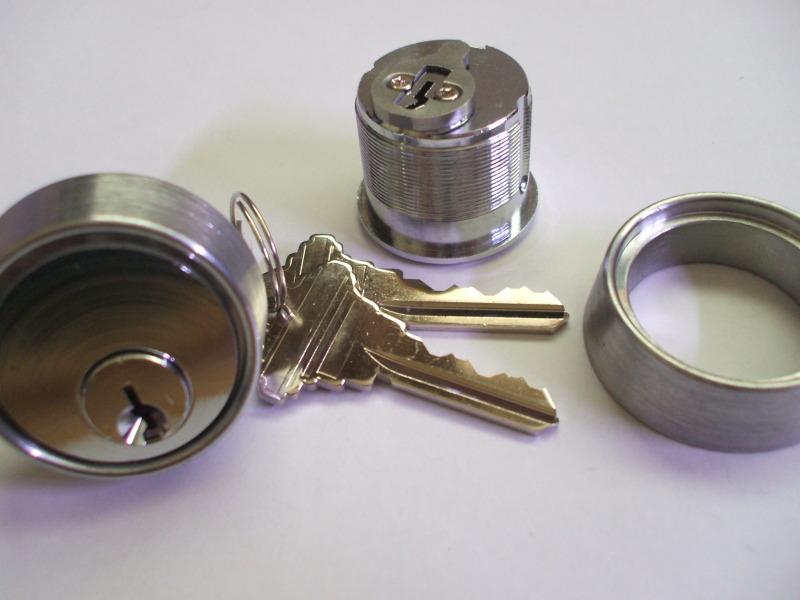 Aluminium door locks for shops